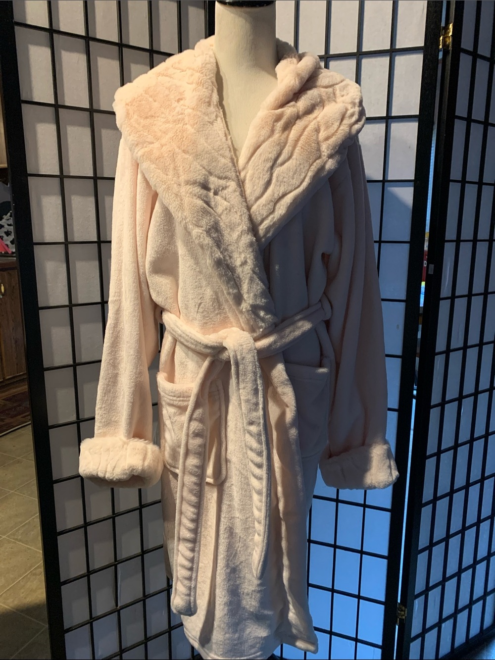 Peaches and Dreams Plush Shawl-Collar Robe in Light Pink Size XL